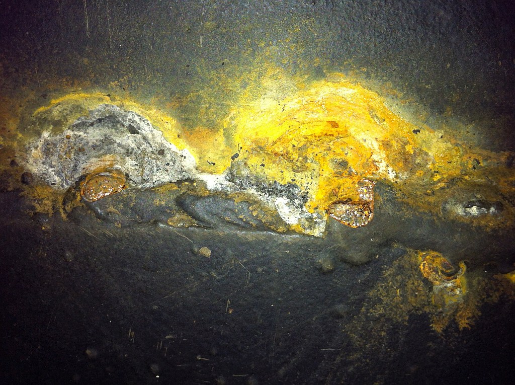 AST bottom weld corrosion